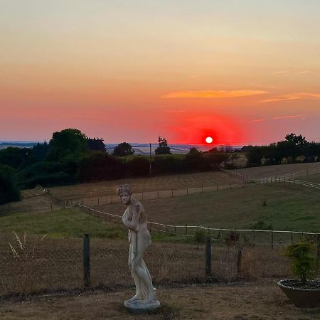 Byre - Farm Cottage On 9 Acre Equestrian Small Holding Salisbury Exterior foto