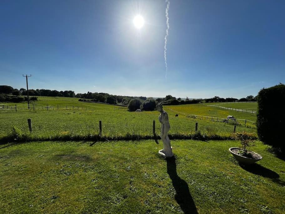 Byre - Farm Cottage On 9 Acre Equestrian Small Holding Salisbury Exterior foto